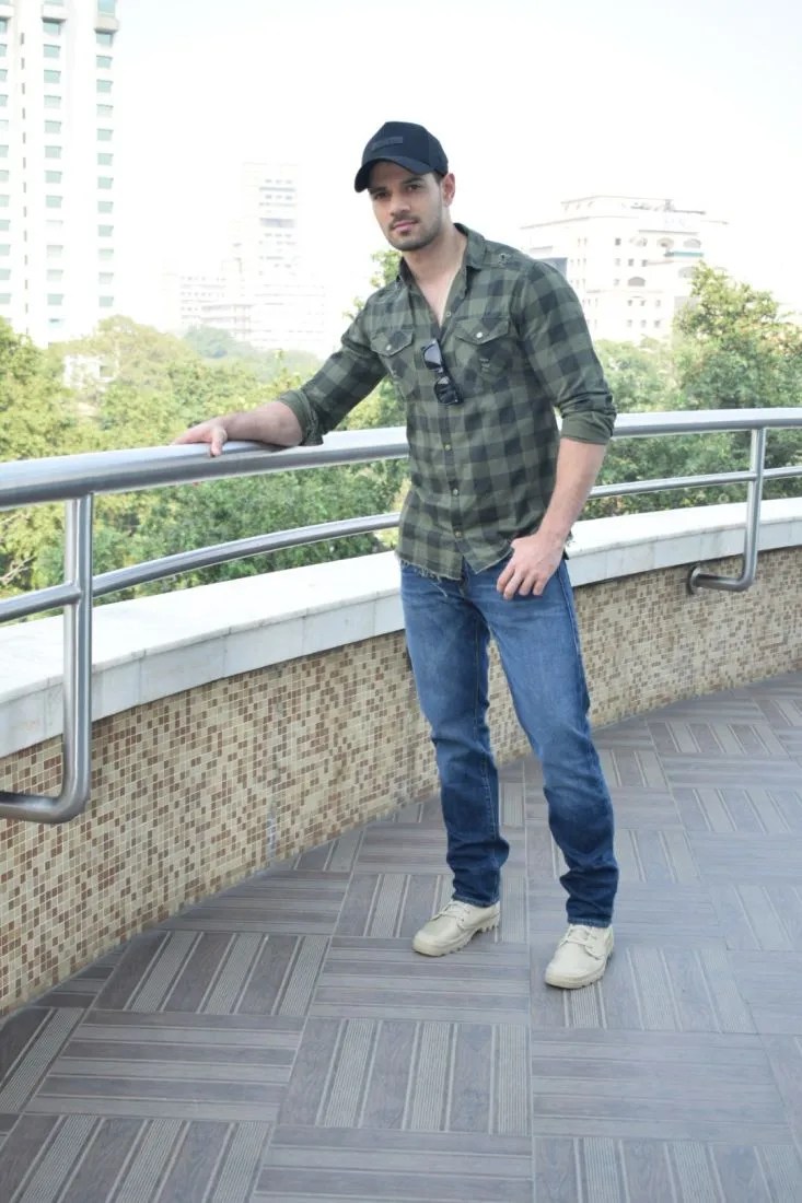 अभिनेता सूरज पंचोली ने दिल्ली में किया अपनी फिल्म ‘सेटेलाइट शंकर’ का प्रमोशन