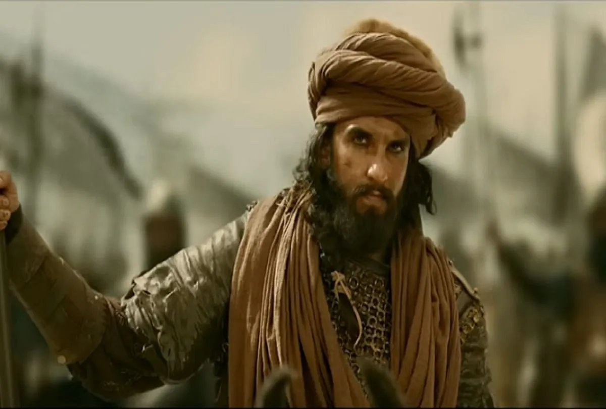 Padmaavat New Dialogue Promo Release - Entertainment News: Amar Ujala -  रिलीज के 9 दिन बाद आया 'पद्मावत' का नया डायलॉग प्रोमो, 'रतन सिंह के उसूलों  से डरा खिलजी'