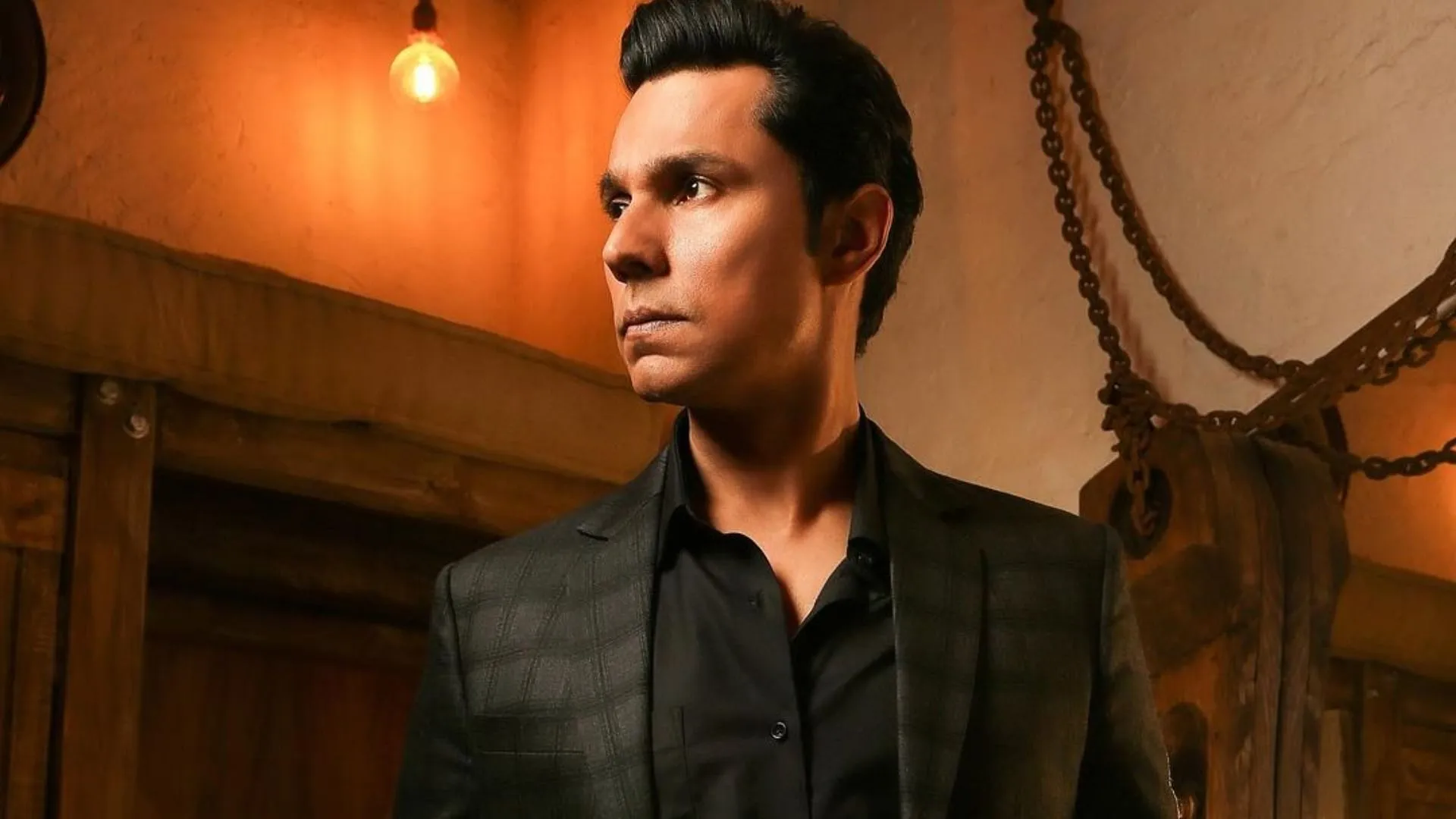 Randeep Hooda Joins Again Avengers Endgame Director Sam Hargrave For  Hollywood Movie Matchbox - Entertainment News: Amar Ujala - Randeep Hooda:'एवेंजर्स:  एंडगेम' निर्देशक के साथ दोबारा जुड़े रणदीप हुड्डा ...