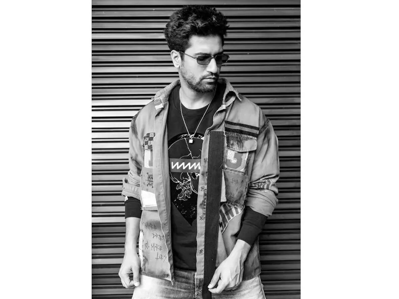 Vicky Kaushal / एक्ट‍िंग के जुनून में छोड़ दी थी इंजीनि‍यरिंग, कभी चॉल में रहते थे विक्की