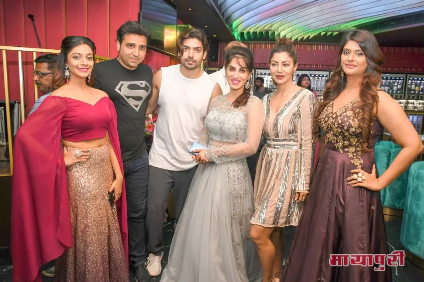Darshita Bhatt with Gurmeet Chaudhary, Smita Gondkar, Debina Banerjee & Roopanshi Bhatt