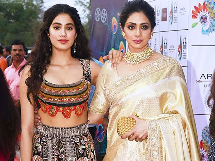 Janhvi Kapoor made a revelation related to Sridevi | जान्हवी कपूर ने किया  श्रीदेवी से जुड़ा खुलासा: बोलीं- मां के जाने के बाद मैं बहुत धार्मिक और अंध  विश्वासी हो गई ...