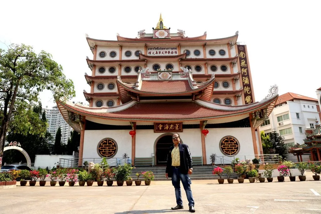 मायापुरी के वरिष्ठ छायाकार श्री रमाकांत मुंडे थाईलैंड में बैंकाक पट्टाया के टूर से मुंबई लौटे