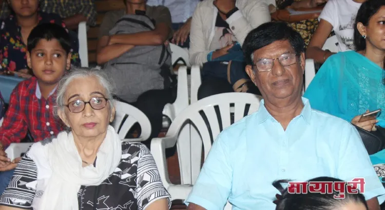 Padmanabh Bendre with wife 