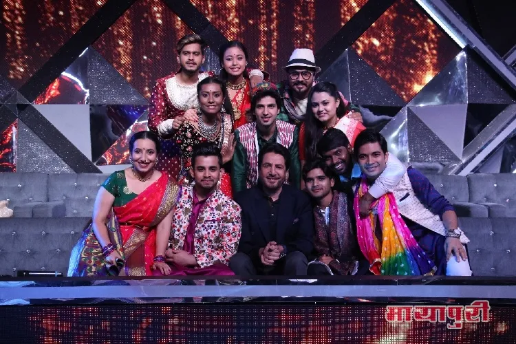 Indian Idol contestants with Gurdas Maan