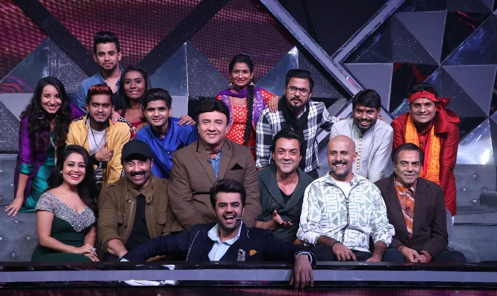 The Indian Idol team with the team of Yamla Pagla Deewana