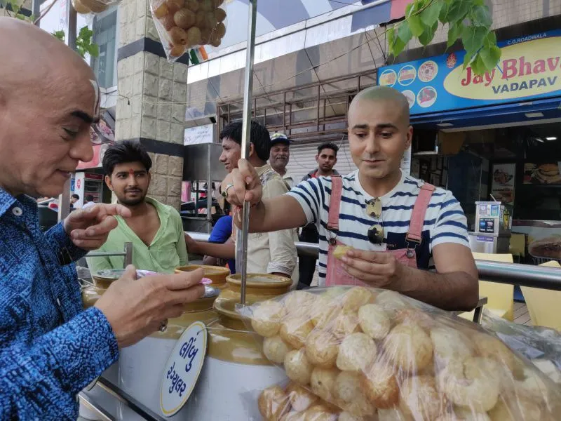 तेनाली रामा और तथाचार्य की दुश्मनी ‘पानी पुरी’ के लिये दोस्ती में बदली