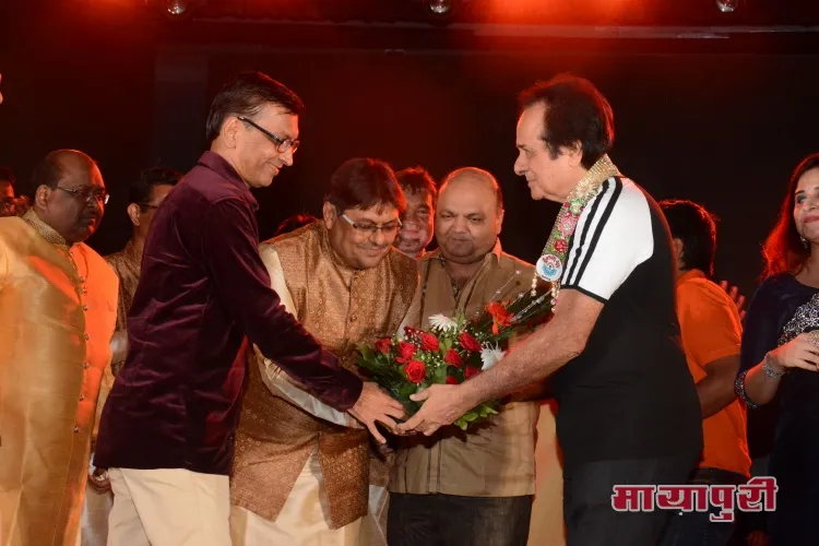 Mr Sanjay Vakharia of friends group malad & the other members felicited to Playback singer Manhar Udhas