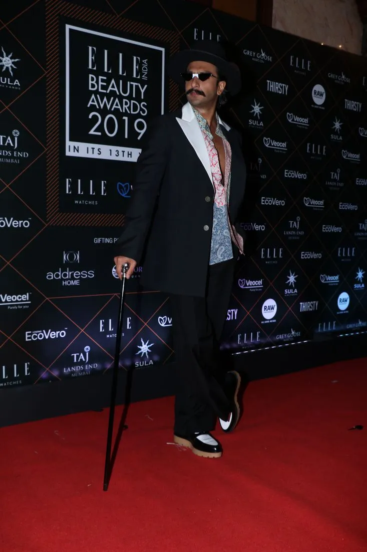 Photos: Elle Beauty Awards में करीना, अनुष्का से लेकर रणवीर सिंह तक बॉलीवुड स्टार्स ने बिखेरा जलवा