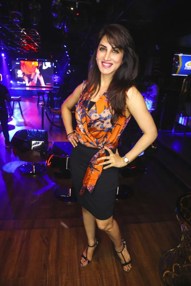 मुंबई में सेलिब्रिटी स्किन विशेषज्ञ डॉ. शर्मिला नायक ने मनाया अपना बर्थडे बैश