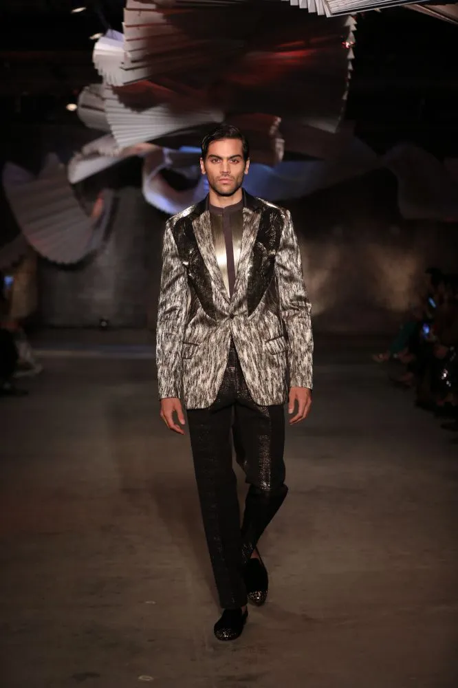 FDCI 2019 में ड‍िजाइनर अमित अग्रवाल की शो स्टॉपर बनी कियारा आडवाणी