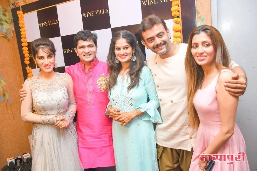Smita Gondkar with Sushant Shelar, Resham Tipnis, and Aastad Kale and Richa Ranawat