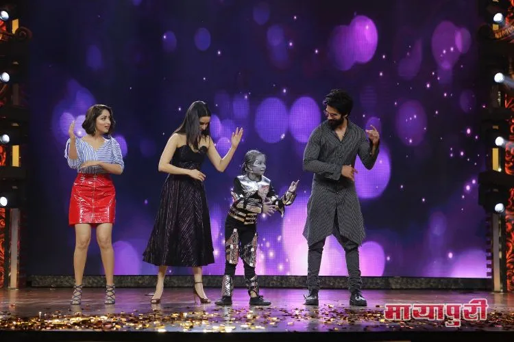 Yami Gautam, Shahid Kapoor and Shraddha Kapoor dancing with Dipali 