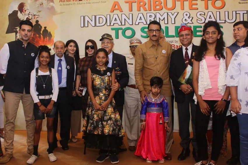 Zayed Khan, Sudhir Raje, Mahima Chaudhary, Jag Mohan Nath , Sunil Rane, Vasant Patil
