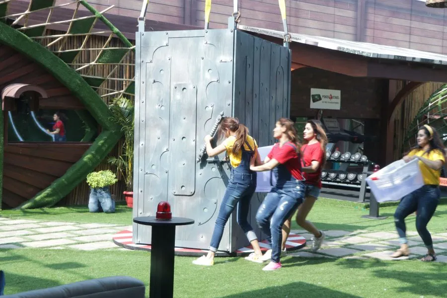 Bigg Boss-13, Day-17: खुद को सुरक्षित रखने के लिए कंटेस्टेंट्स चल रह हैं नई चाल !