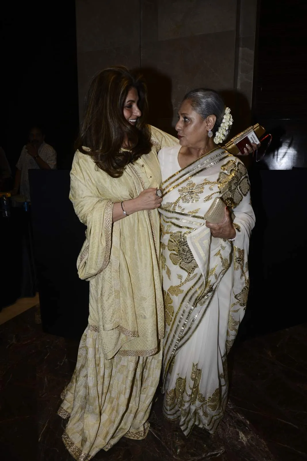 Check Out Jaya Bachchan and Dimple Kapadia's Camaraderie - Masala.com