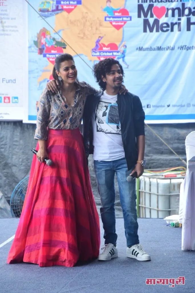  Kajol and Riddhi Sen