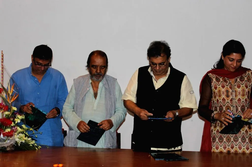 दोस्त दोस्त ही रहा सुभाष जी, आप शोमैन से ज्यादा एक अच्छे दोस्त है मेरे लिए