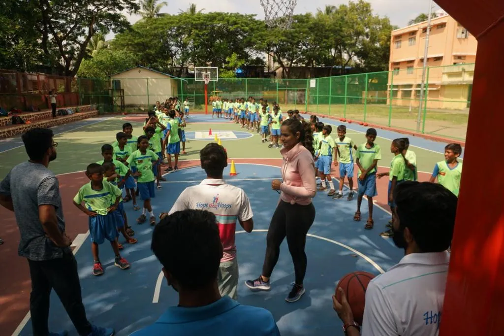 प्राची तेहलान ने खास बच्चों के साथ बास्केटबॉल खेलकर सेलिब्रेट किया अपना जन्मदिन