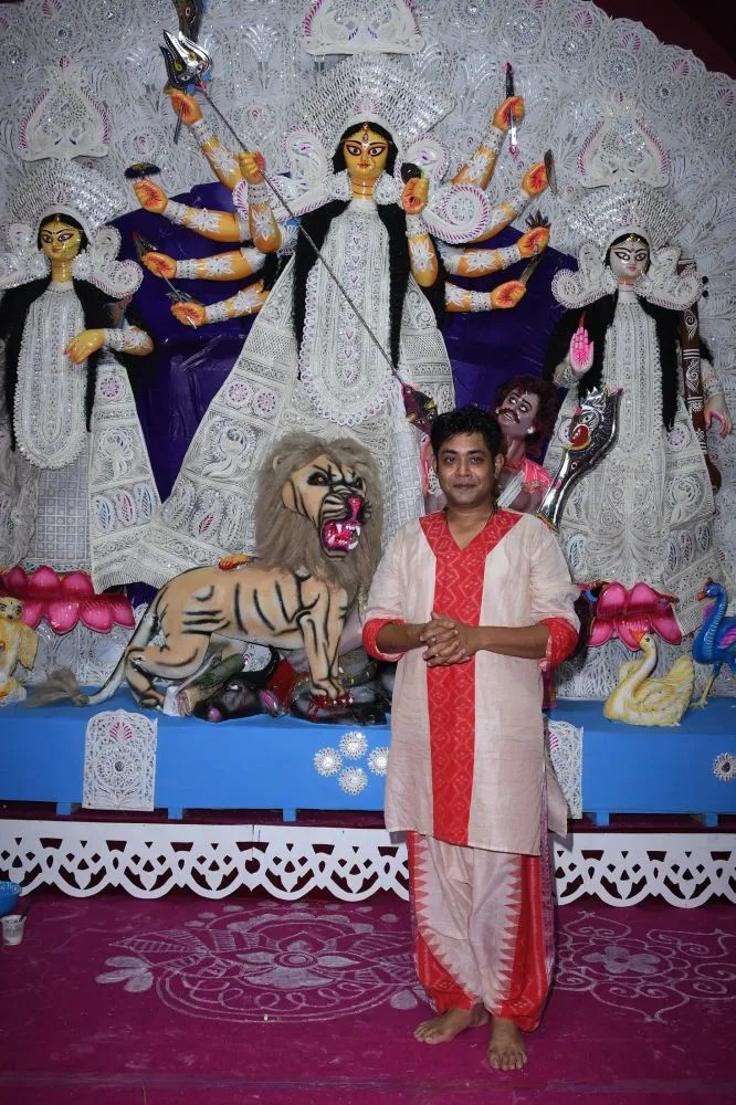 Photos: ‘कलर्स मलाड वेस्ट सरबोजोनिन दुर्गोत्सव 2019’ की षष्ठी पूजा में पहुंचे सेलेब्स