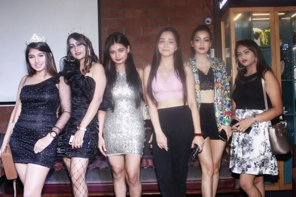 वसीम कुरैशी के रिएलिटी शो "मिस्टर एंड मिस सेवन स्टे‌ट्स" की सफलता के जश्न में सोनू सूद हुए शामिल