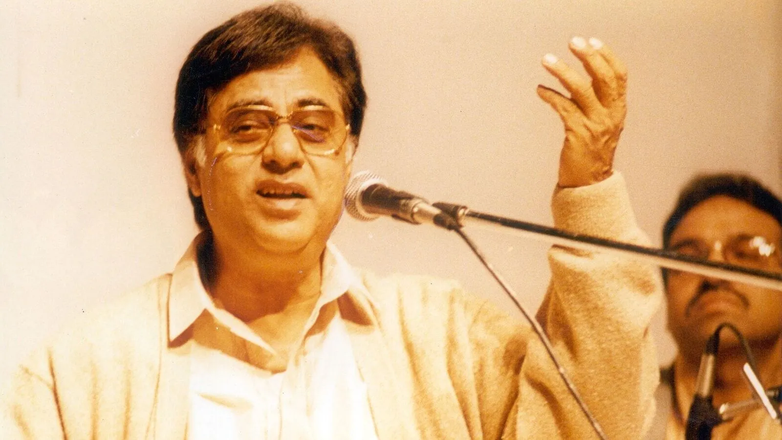 Jagjit Singh's Birthday: Here are 5 most popular film songs by the ghazal  maestro | Mint