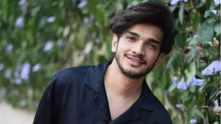 Bigg Boss' winner Munawar Faruqui detained after raid at Mumbai hookah  parlour