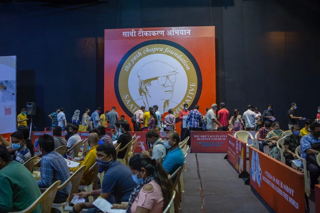 यश राज फ़िल्म्स ने हिंदी फ़िल्म इंडस्ट्री से जुड़े लोगों के टीकाकरण के लिए वैक्सीनेशन ड्राइव के दूसरे फेज़ का आयोजन किया