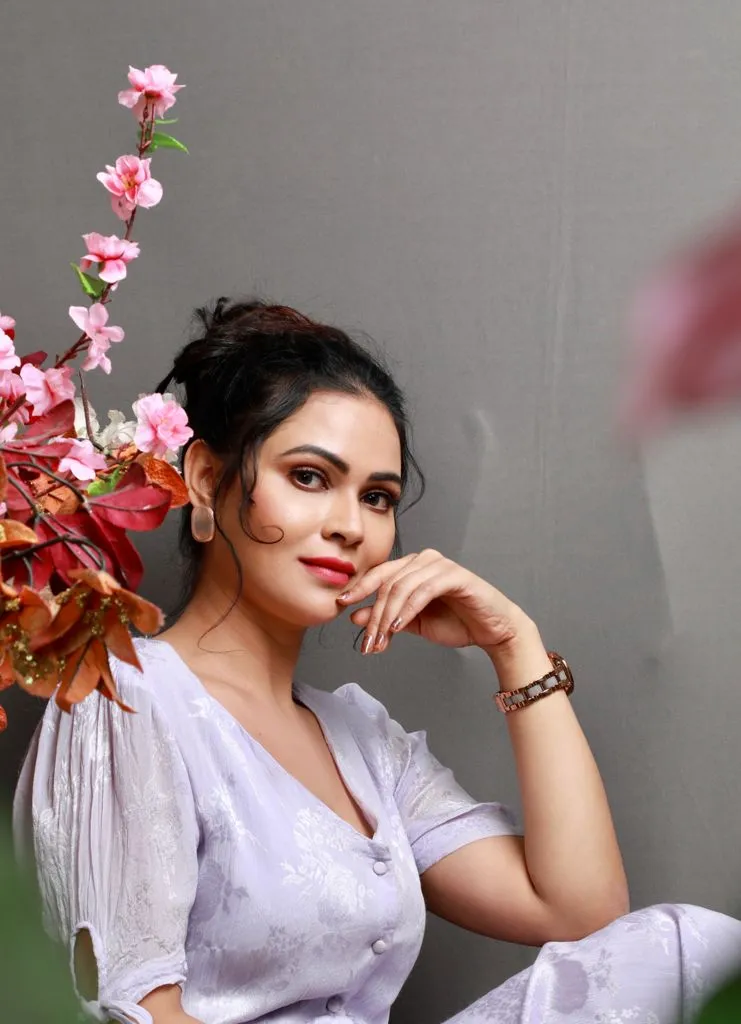 सेंसेशनल गर्ल जूही सिंह अपने बॉलीवुड डेब्यू के लिए हैं तैयार