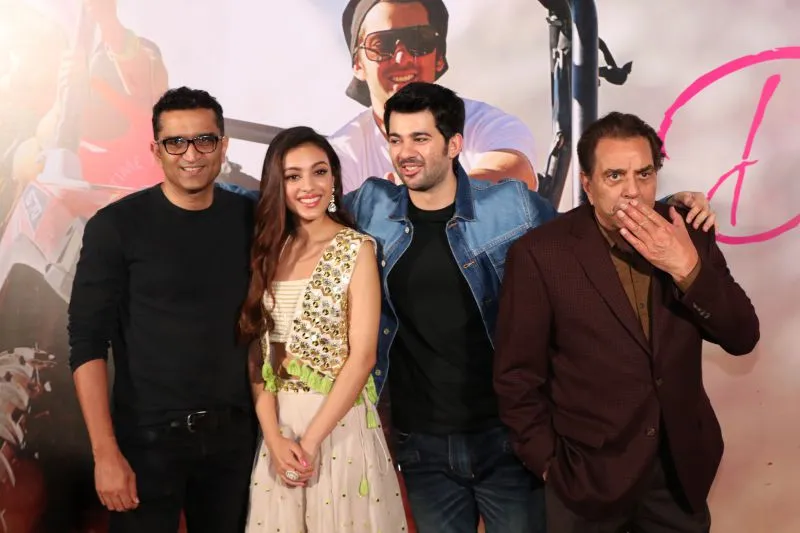 Trailer Launch: ‘पल पल दिल के पास’ का ट्रेलर लॉन्च, पोते करण देओल के साथ नजर आए धर्मेंद्र