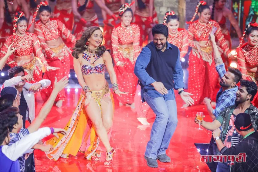 Elli AvrRam with Arshad Warsi