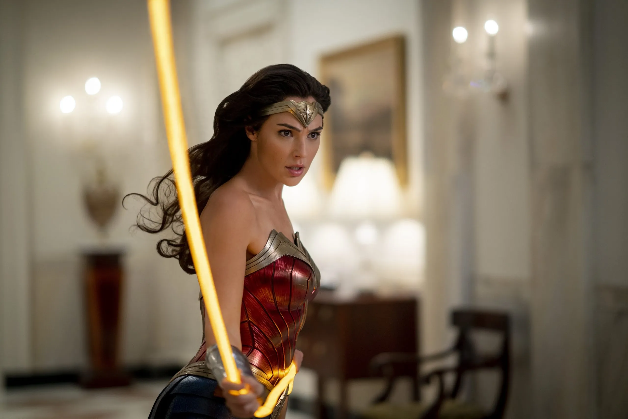 WW84 की कहानी साधारण लगती है, लेकिन कई मायनों में बहुत पेचीदा है: गैल गैडोट