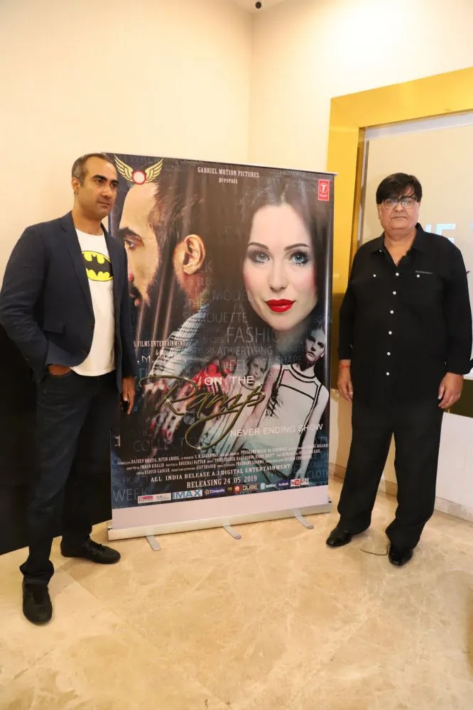 रणवीर शोरी ने हिंदी फिल्म "ऑन दी रैंप नेवर एंडिंग शो" का भव्य पोस्टर एवं ट्रेलर लॉन्च किया