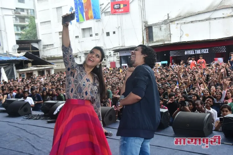  Kajol and Riddhi Sen