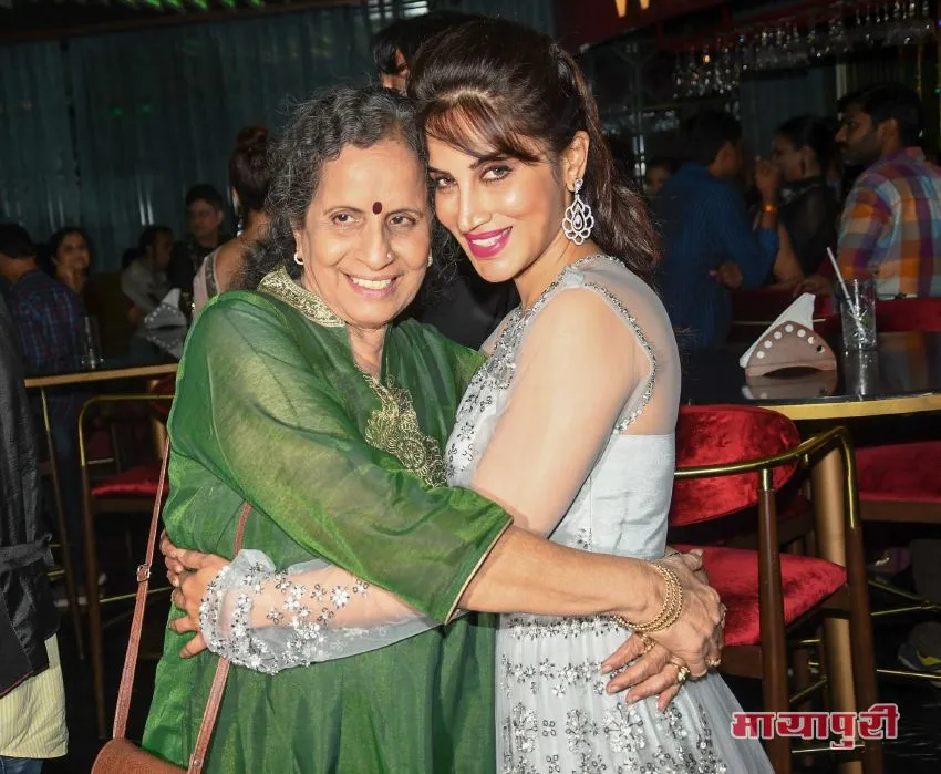 Usha Nadkarni with Smita Gondkar