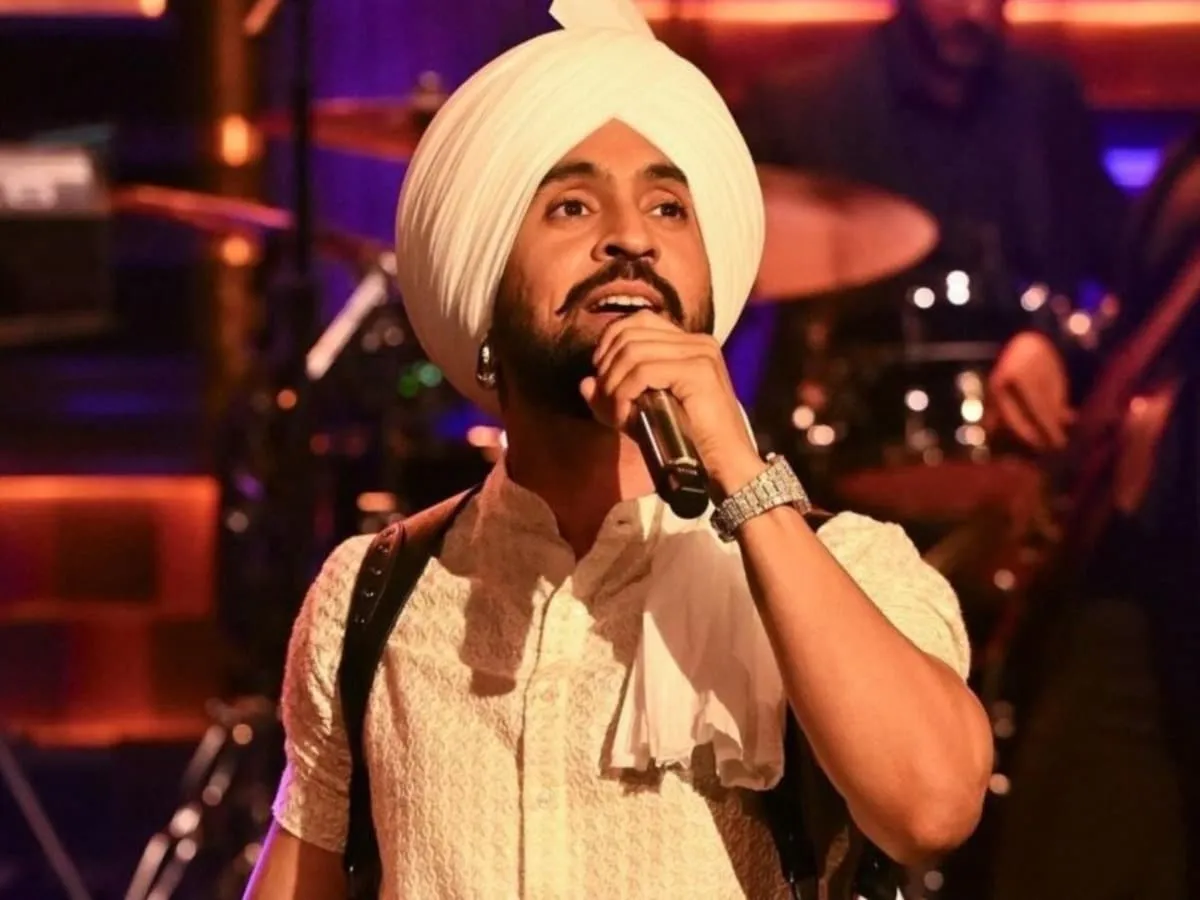 diljit dosanjh viral watch worn in jimmy fallon show worth 1 2 crore rs see  photos - दिलजीत दोसांझ के हीरे जड़ी घड़ी की हो रही खूब चर्चा, कीमत सुनकर  कानों पर