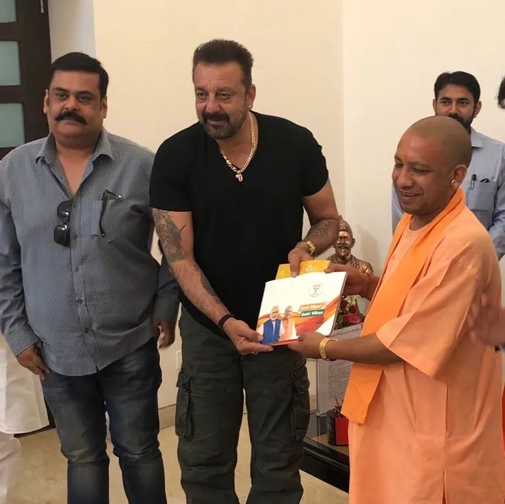 Sanjay dutt yogi adityanathc