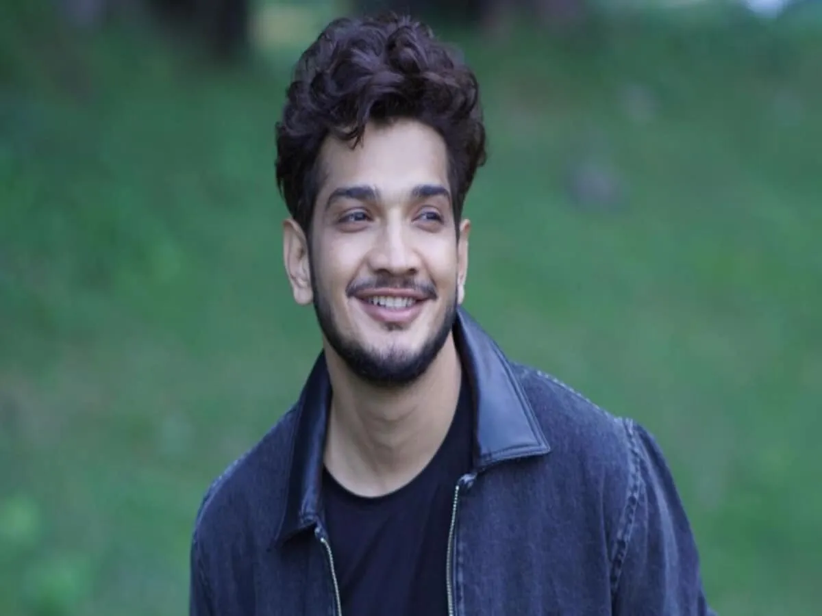 Know About Bigg Boss 17 Contestant Munawar Faruqui Stand Up Comedian Full  Profile and Details - Entertainment News India Who is Munawar Faruqui:  गुजरात दंगों में उजड़ा घर, देवी-देवताओं का किया अपमान,