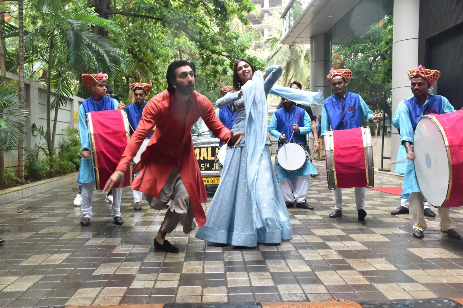 मुंबई में मीज़ान और शर्मिन ने लॉन्च किया फिल्म मलाल का नया गाना उढाल हो