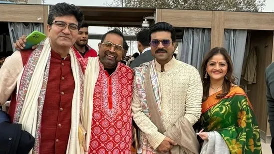 Prasoon Joshi, Shankar Mahadevan, Ram Charan pose together during the ceremony at Shri Ram Janmabhoomi in Ayodhya. There were musical performances by Sonu Nigam, Anuradha Paudwal, and Shankar Mahadevan who sang songs dedicated to Lord Ram.