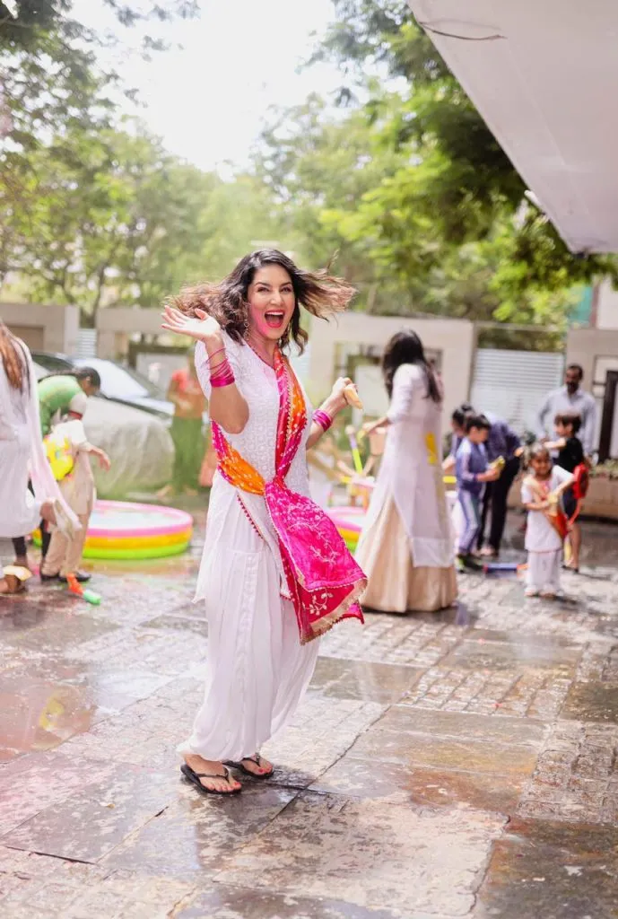 Sunny Leone and Daniel Weber Celebrating Holi With Family