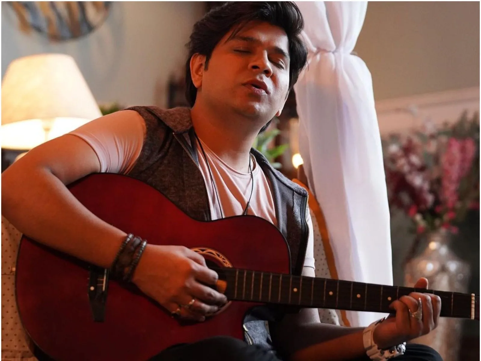  Ankit Tiwari 