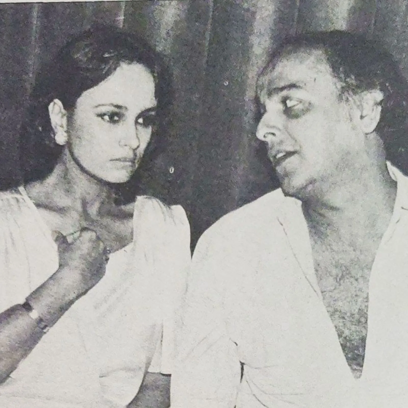 Soni Razdan Takes A Walk Down Memory Lane With This Nostalgic Picture With  Mahesh Bhatt, Take a Look - News18