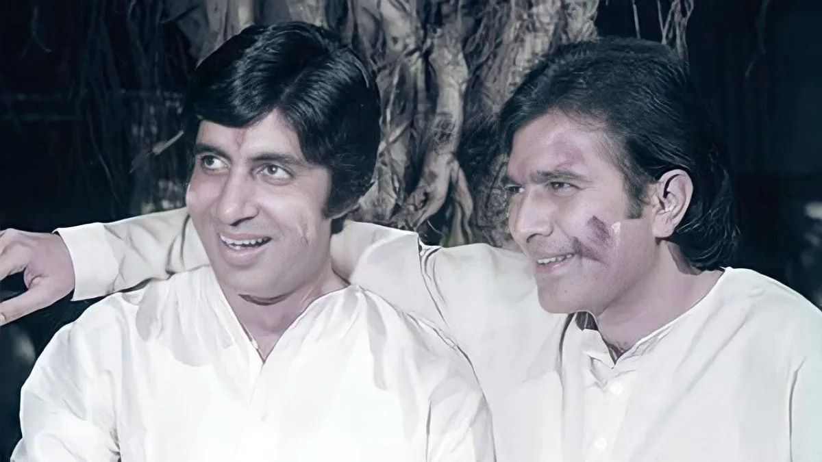 When Rajesh Khanna Took Jibe at Amitabh Bachchan for Wearing Saree in Mere  Angne Mein: 'All The Money...' - News18