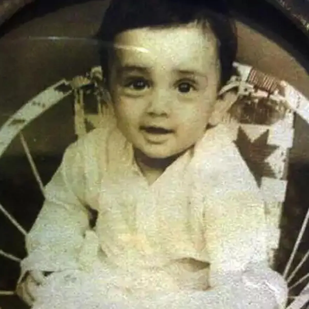 sidhaarth malhotra chilhood photo
