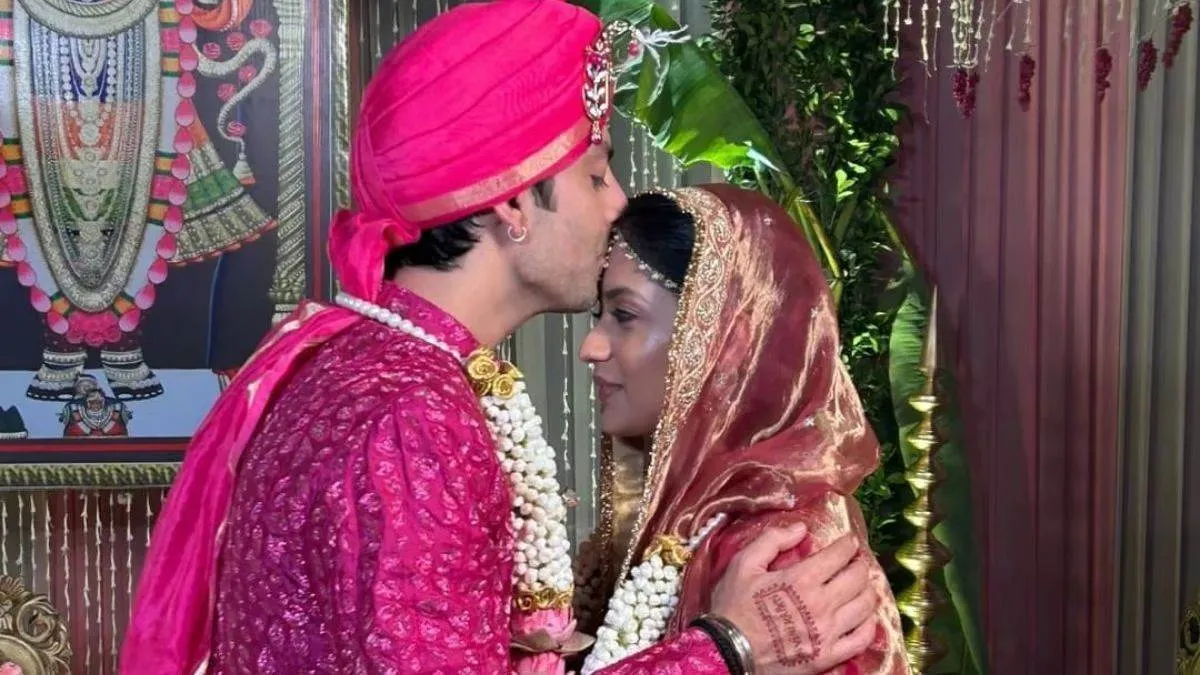 Yaariyaan फेम एक्टर Himansh Kohli ने बताया क्यों इतने सिंपल लुक के साथ  मंदिर में की शादी, बोले- 'मुंबई जाना है' - yaariyan fame actor himansh kohli  discuss about his wedding wife