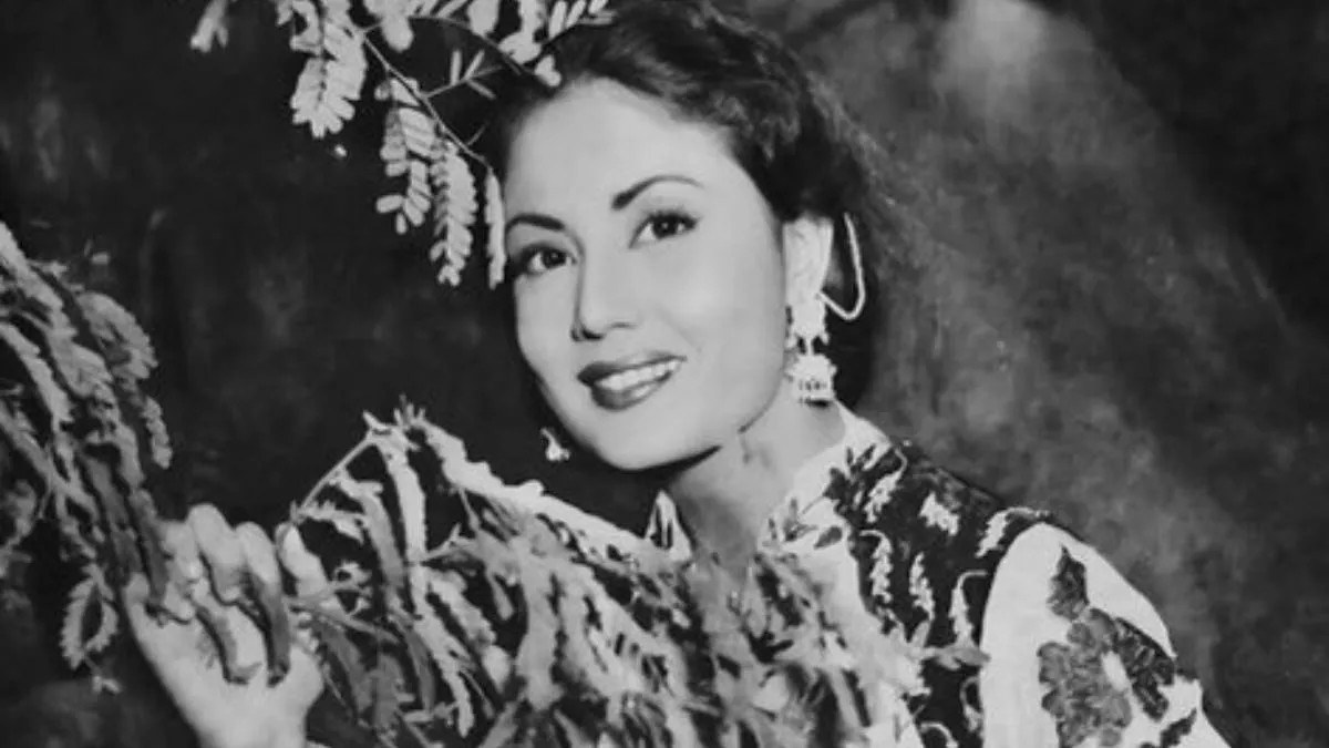 Meena Kumari: बचपन से लेकर अंतिम समय तक मीना कुमारी की जिंदगी में हुई कई  ट्रेजेडी, प्यार में भी रहीं अनलकी - Meena Kumari Death Anniversary Tragedy  Queen Meena Kumari Death ...