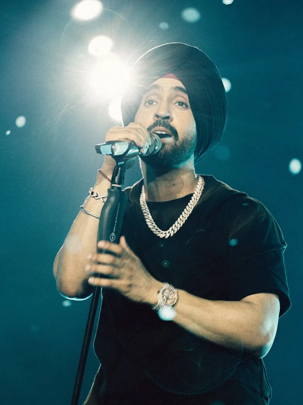 Diljit Dosanjh to wrap Dil-Luminati tour in Ludhiana, tickets sell out in  minutes - India Today