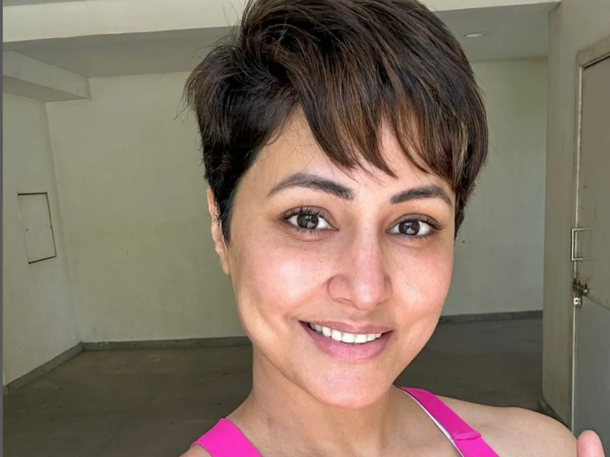 Hina Khan Breast Cancer Photos Black Scars on Body Hope in Eyes Bigg Boss  11 Contestant in Pain Hina Khan Cancer: कैंसर से जूझ रहीं हिना खान ने पोस्ट  की तस्वीरें, शरीर