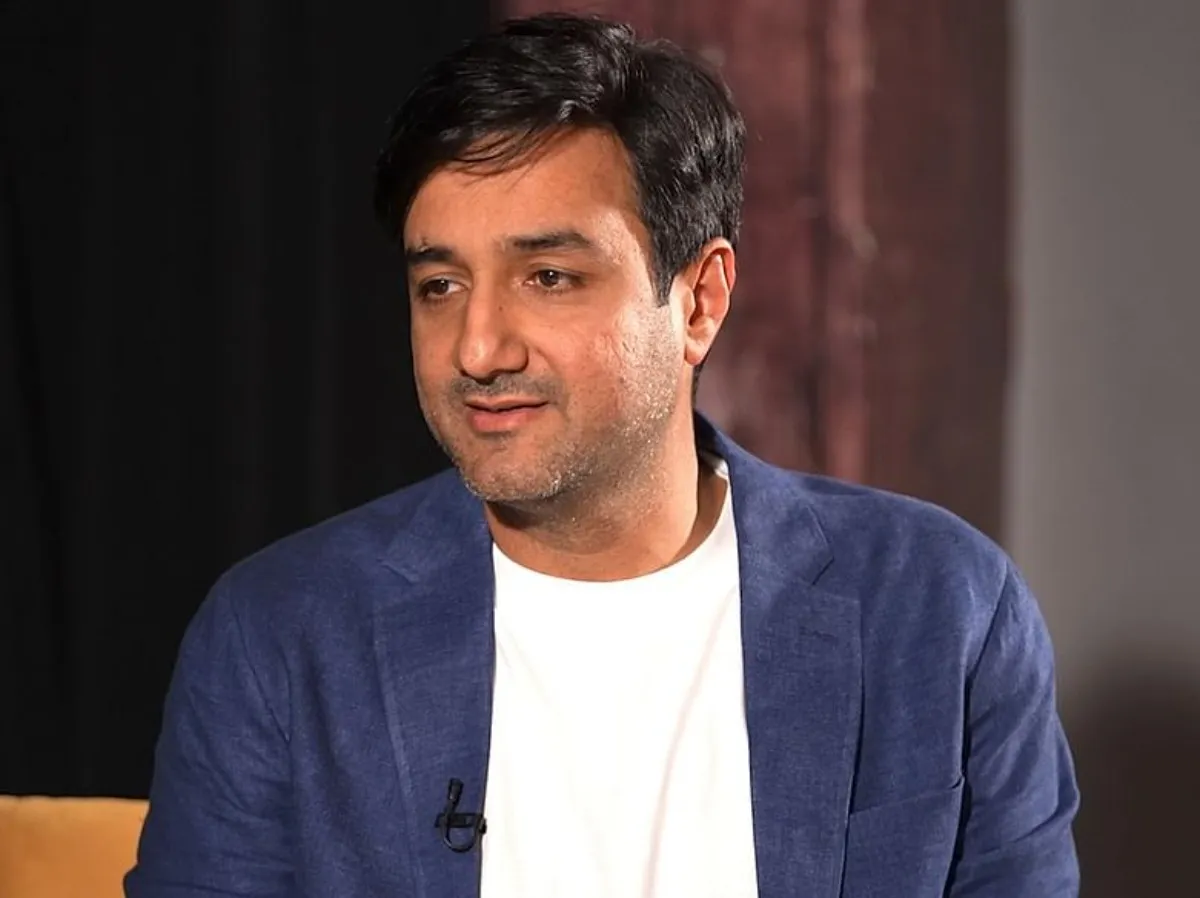 Siddharth Anand Fees To Direct Salman & Shah Rukh Khan Starrer 'Tiger Vs  Pathaan'
